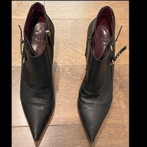 Classic GUCCI Black Leather Booties